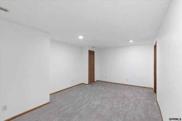 12712 S 28th Avenue, Bellevue, NE 68123