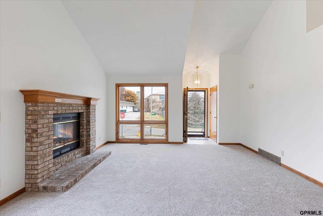 12712 S 28th Avenue, Bellevue, NE 68123