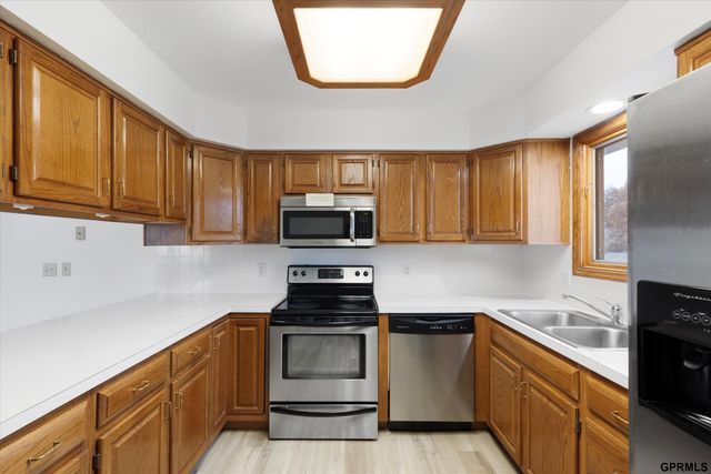 12712 S 28th Avenue, Bellevue, NE 68123