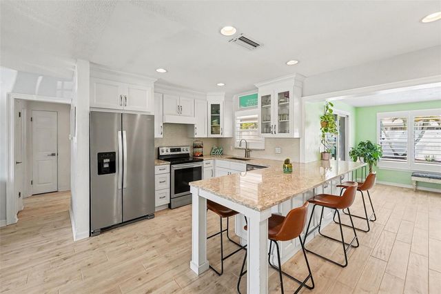 9703 48TH AVENUE N, St Petersburg, FL 33708