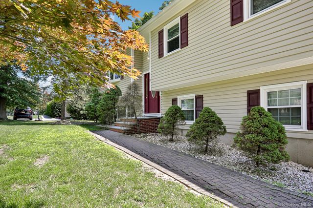 11 Harness Road, New City, NY 10956