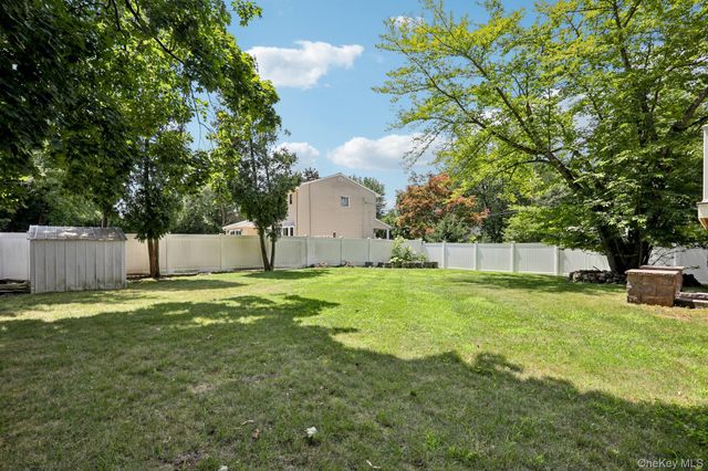 11 Harness Road, New City, NY 10956