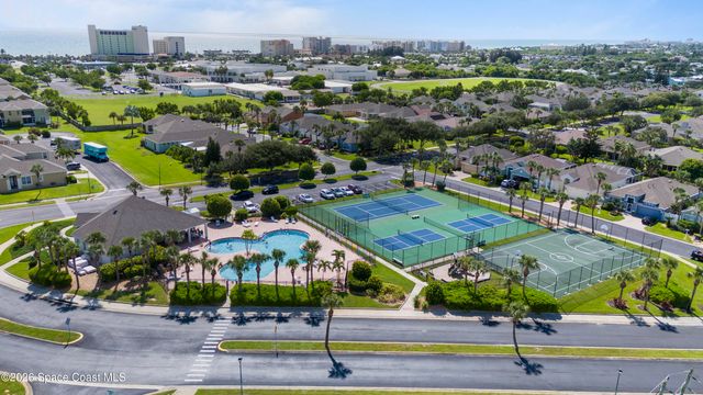3271 Titanic Circle 39, Indialantic, FL 32903
