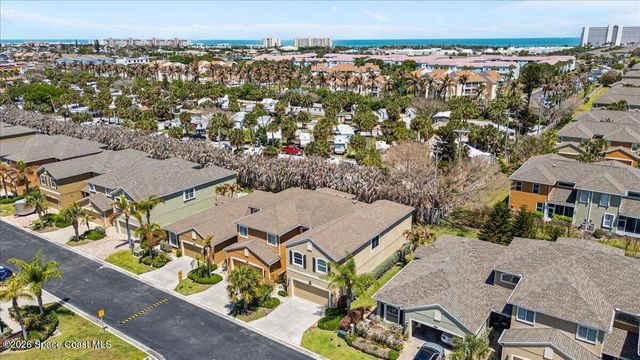3271 Titanic Circle 39, Indialantic, FL 32903