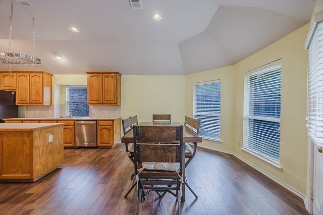 2972 Hideaway Drive, Grand Prairie, TX 75052