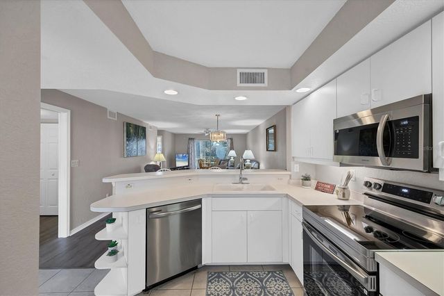 5725 GREENWOOD AVENUE 5103, North Port, FL 34287