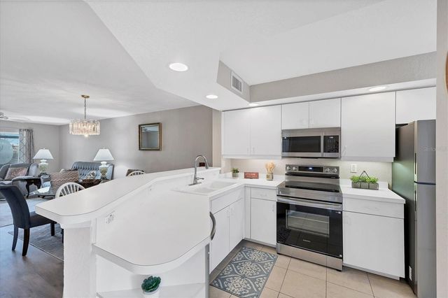 5725 GREENWOOD AVENUE 5103, North Port, FL 34287