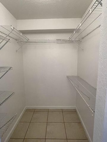 121 SW Palm Dr Apt 104, Port St Lucie, FL 34986