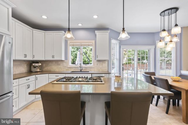 16 CUMMINGS RD, Monmouth Junction, NJ 08852