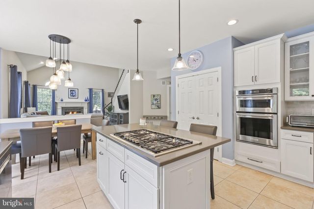 16 CUMMINGS RD, Monmouth Junction, NJ 08852