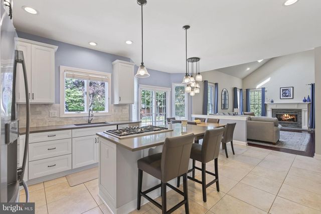 16 CUMMINGS RD, Monmouth Junction, NJ 08852