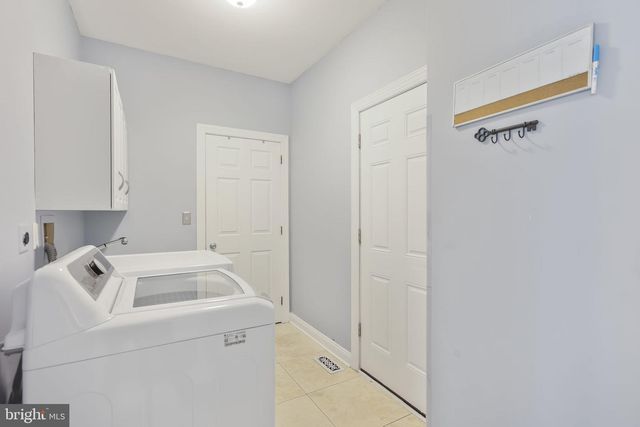 16 CUMMINGS RD, Monmouth Junction, NJ 08852