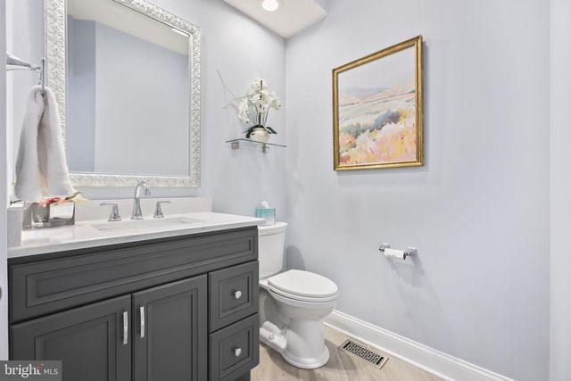 16 CUMMINGS RD, Monmouth Junction, NJ 08852