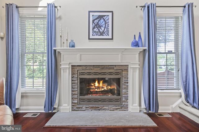 16 CUMMINGS RD, Monmouth Junction, NJ 08852