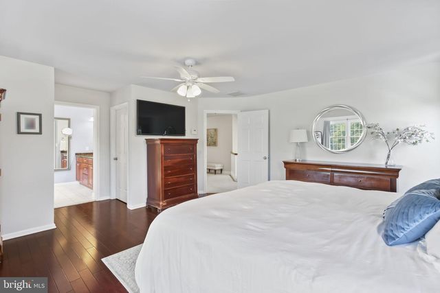 16 CUMMINGS RD, Monmouth Junction, NJ 08852