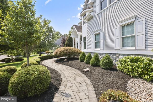 16 CUMMINGS RD, Monmouth Junction, NJ 08852