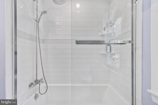 16 CUMMINGS RD, Monmouth Junction, NJ 08852