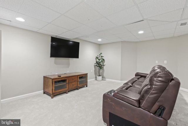 16 CUMMINGS RD, Monmouth Junction, NJ 08852