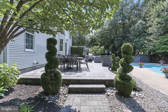 16 CUMMINGS RD, Monmouth Junction, NJ 08852