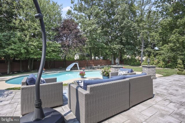 16 CUMMINGS RD, Monmouth Junction, NJ 08852