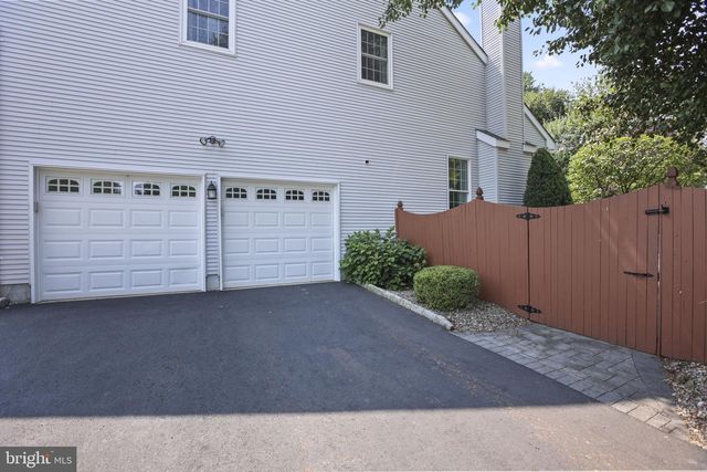 16 CUMMINGS RD, Monmouth Junction, NJ 08852
