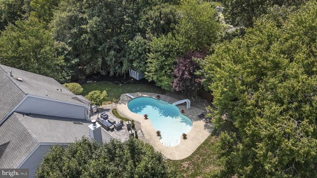 16 CUMMINGS RD, Monmouth Junction, NJ 08852