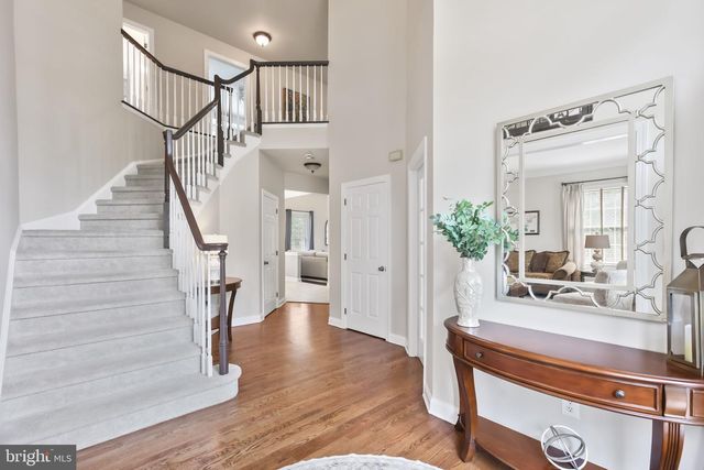 16 CUMMINGS RD, Monmouth Junction, NJ 08852