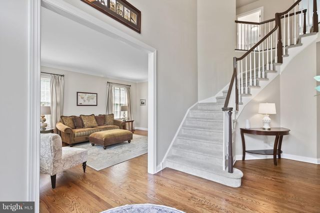 16 CUMMINGS RD, Monmouth Junction, NJ 08852