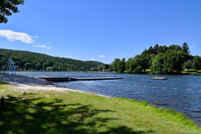 20 Heathcote Road, Carmel, NY 10512