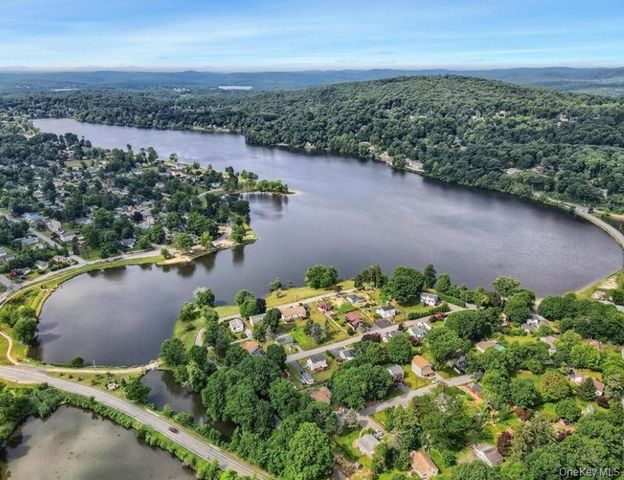 20 Heathcote Road, Carmel, NY 10512