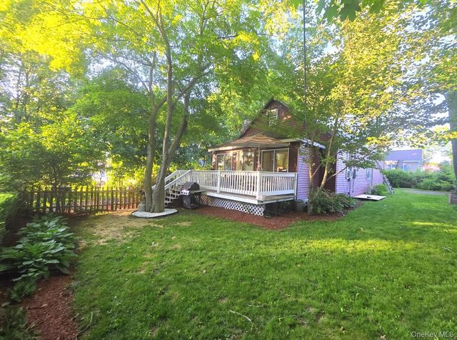 20 Heathcote Road, Carmel, NY 10512