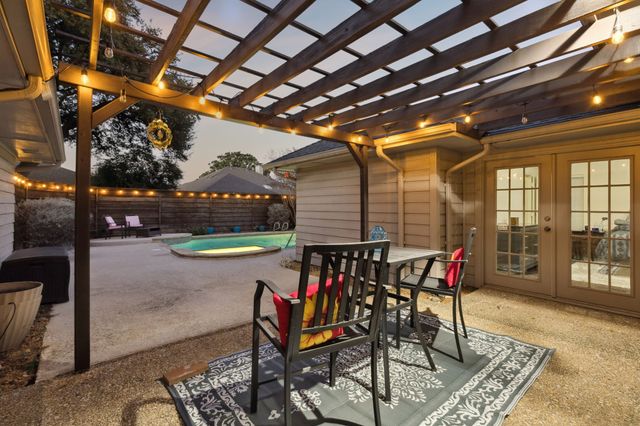 6139 Yellow Rock Trail, Dallas, TX 75248