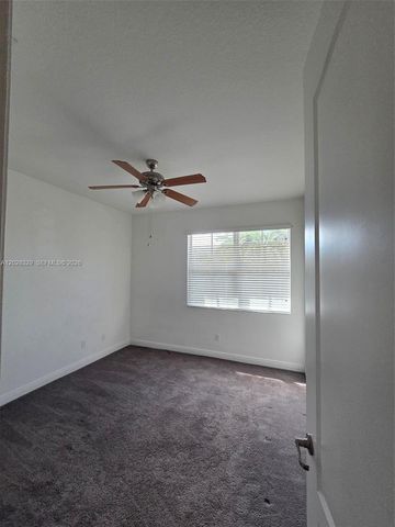 8671 Lakeside Bnd 1, Parkland, FL 33076