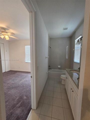 8671 Lakeside Bnd 1, Parkland, FL 33076