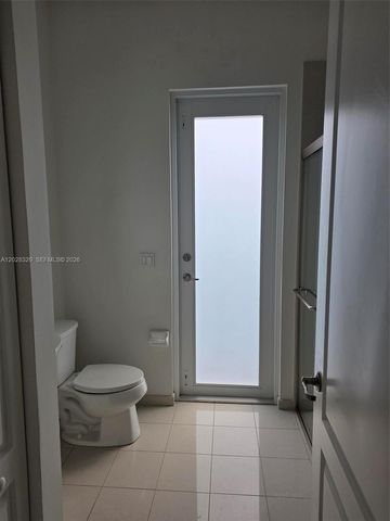 8671 Lakeside Bnd 1, Parkland, FL 33076