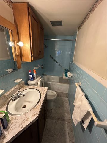 338 Taylor St, Bloomfield, PA 15224