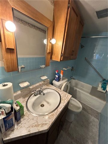 338 Taylor St, Bloomfield, PA 15224