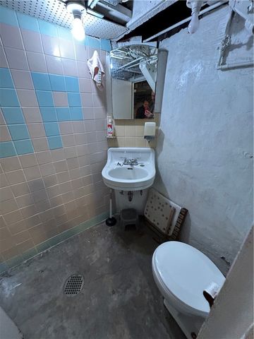 338 Taylor St, Bloomfield, PA 15224