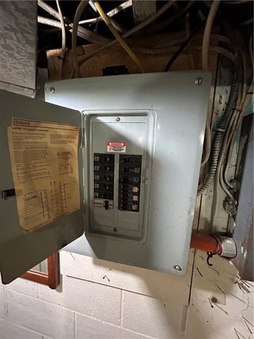 338 Taylor St, Bloomfield, PA 15224