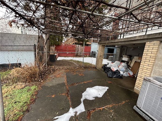 338 Taylor St, Bloomfield, PA 15224