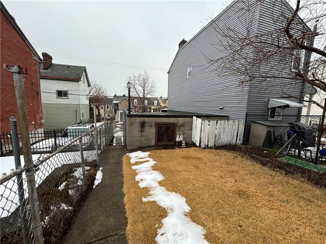 338 Taylor St, Bloomfield, PA 15224