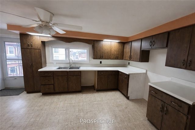 338 Taylor St, Bloomfield, PA 15224