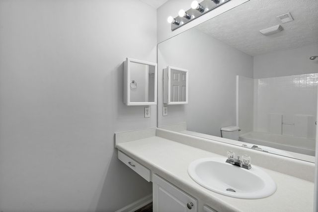 3253 Harpeth Springs Dr, Nashville, TN 37221