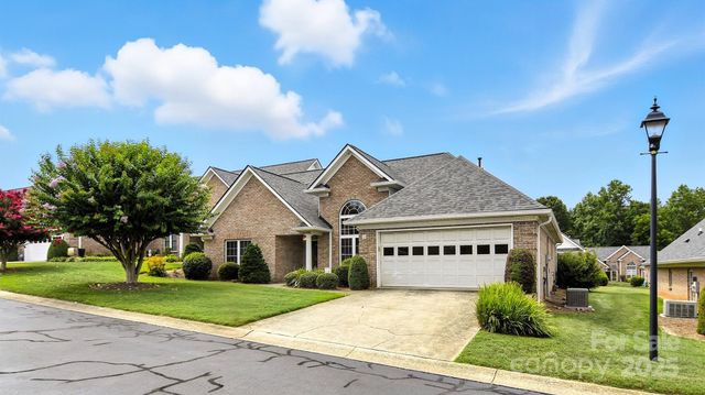 3131 9th Street Drive NE 53, Hickory, NC 28601