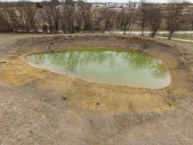 895 Hcr 2452 N, Hillsboro, TX 76645