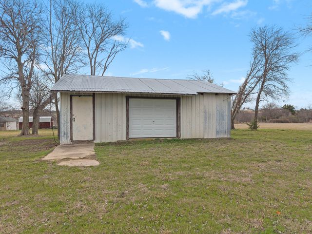 895 Hcr 2452 N, Hillsboro, TX 76645