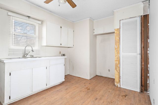 895 Hcr 2452 N, Hillsboro, TX 76645