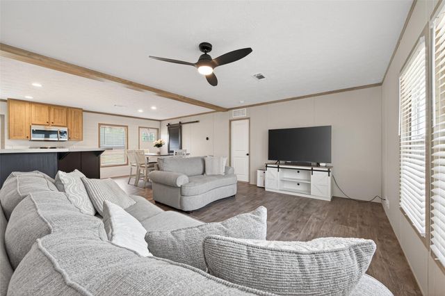 1218 Long Leaf Pine Street, Huffman, TX 77336