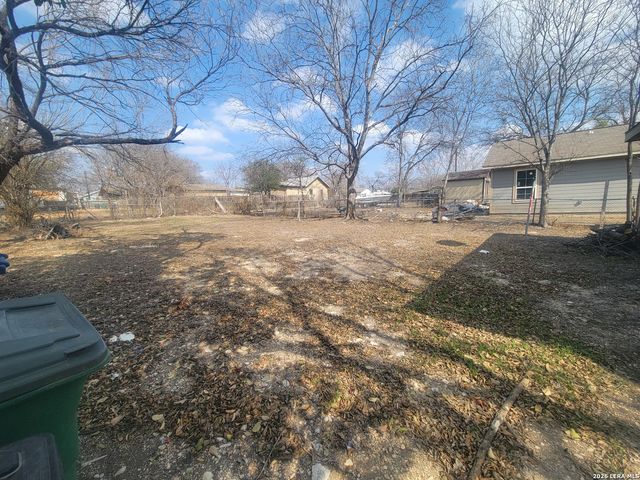 2111 Rivas, San Antonio, TX 78228