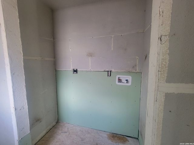 2111 Rivas, San Antonio, TX 78228